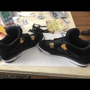Air Jordan Retro 4 royalty